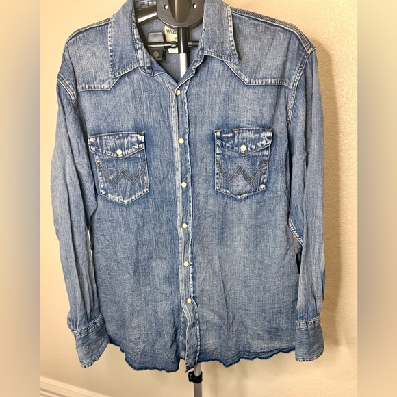 Wrangler Blue Denim Button Down Shirt - Picture 2 of 6